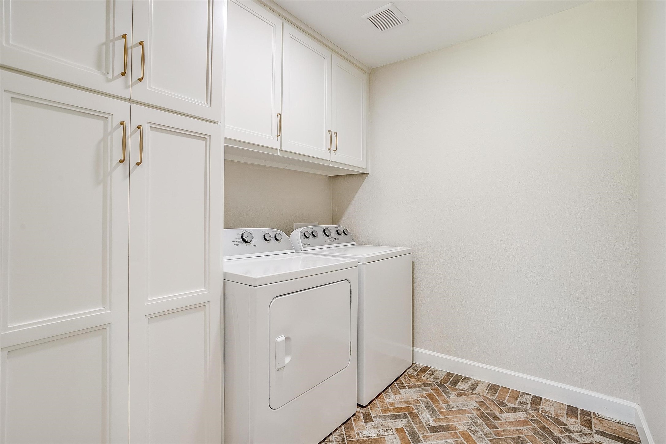 622 N Crockett Street Granbury TX 76048