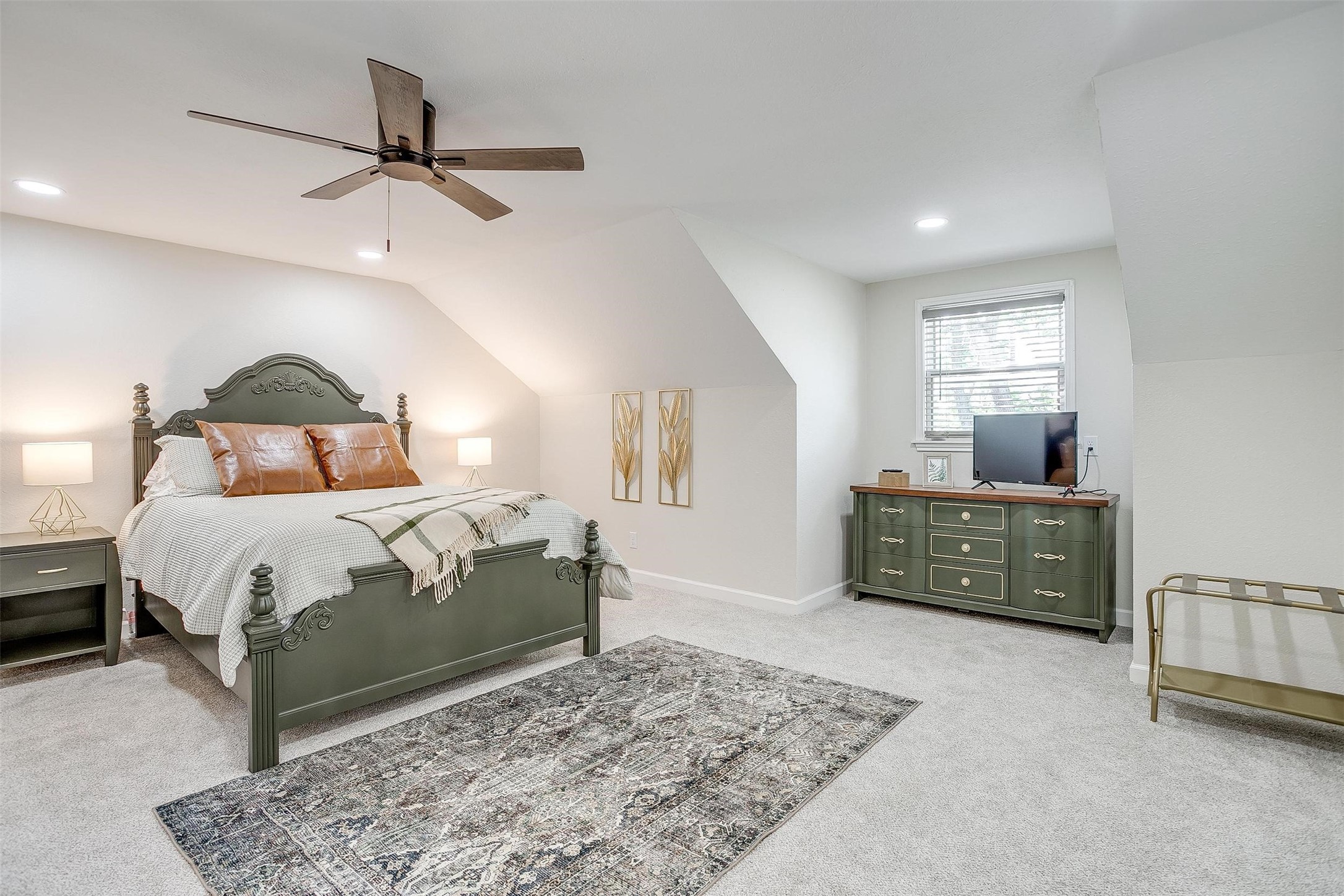 622 N Crockett Street Granbury TX 76048