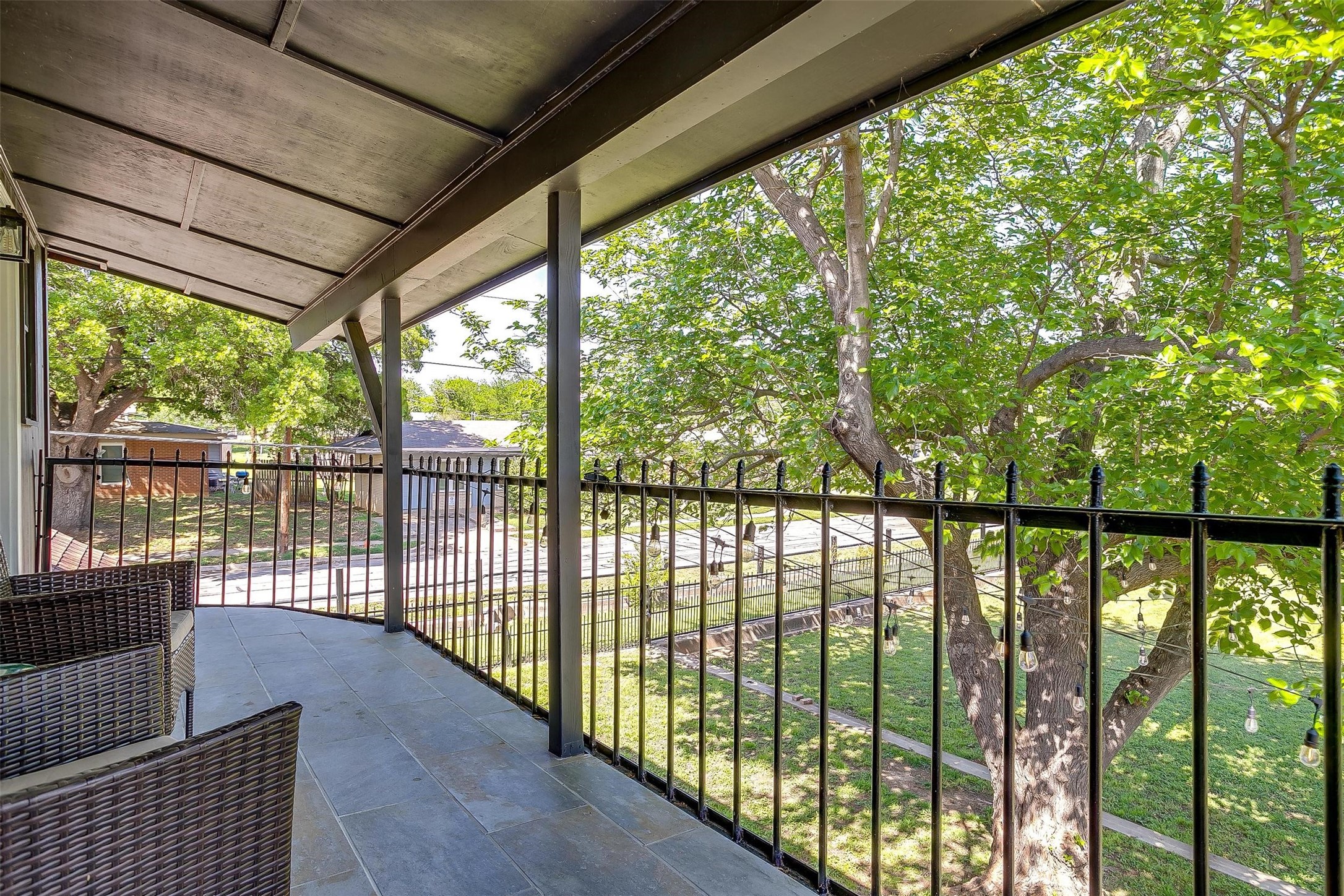 622 N Crockett Street Granbury TX 76048