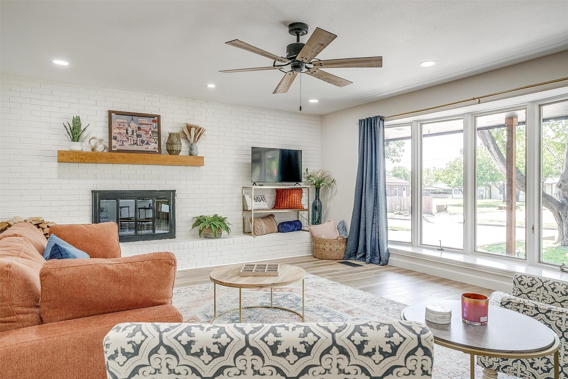 622 N Crockett Street Granbury TX 76048
