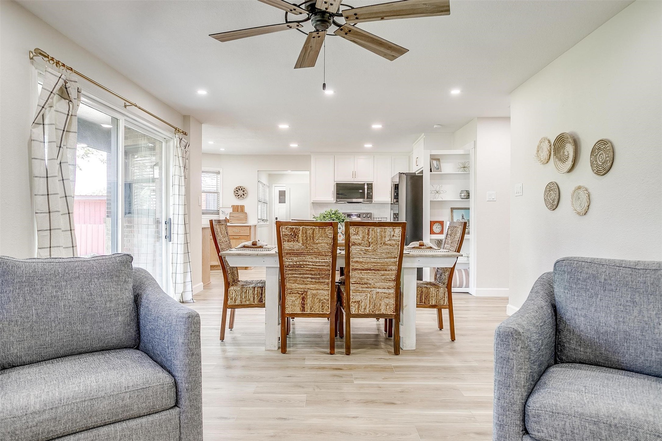 622 N Crockett Street Granbury TX 76048