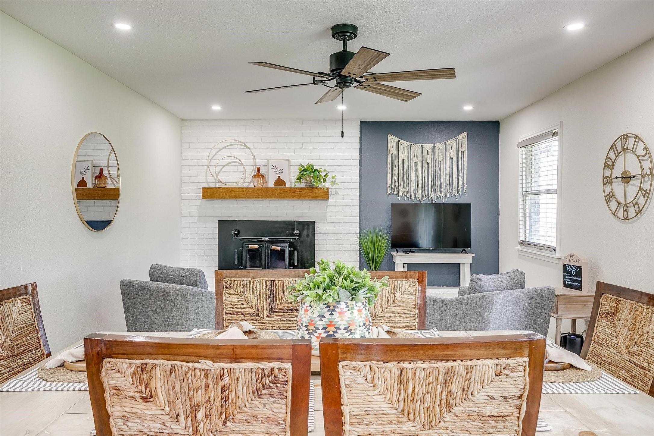 622 N Crockett Street Granbury TX 76048