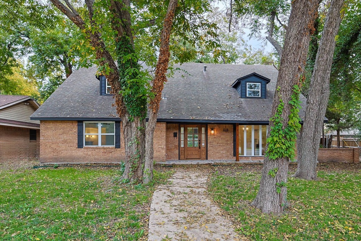 814 W Red Bird Lane Dallas TX 75232