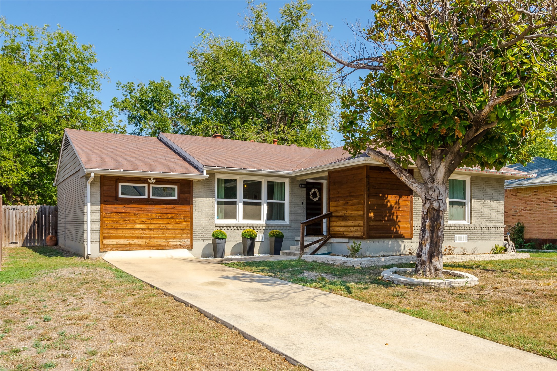 2331 Materhorn Drive Dallas TX 75228