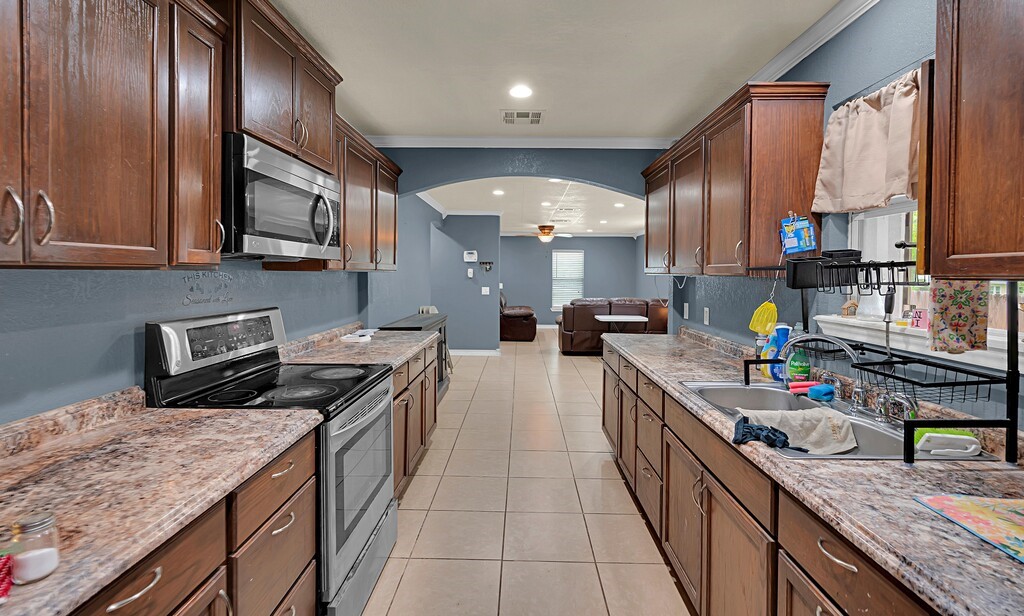1410 W 3rd Street Clifton TX 76634