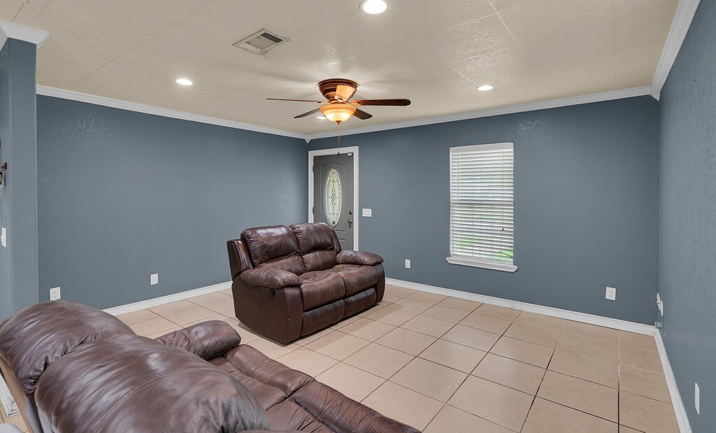 1410 W 3rd Street Clifton TX 76634