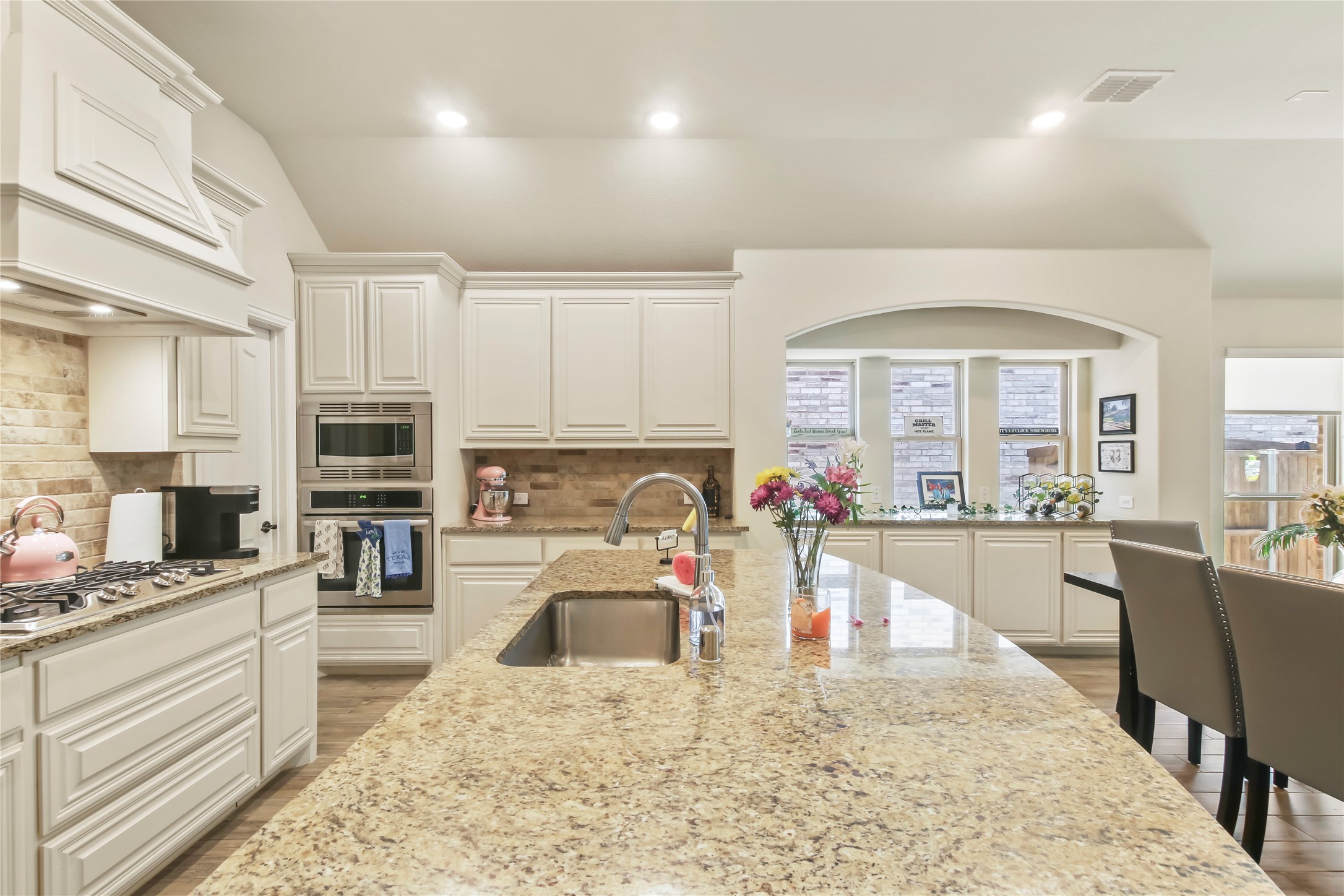 1316 Stoneleigh Place Aubrey TX 76227