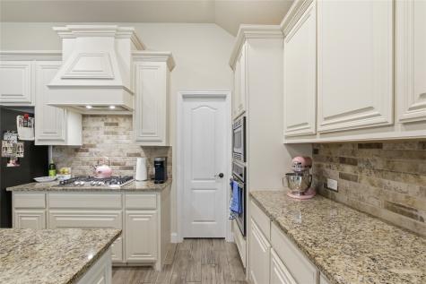 1316 Stoneleigh Place Aubrey TX 76227