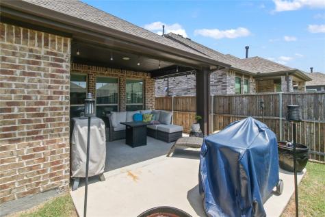1316 Stoneleigh Place Aubrey TX 76227