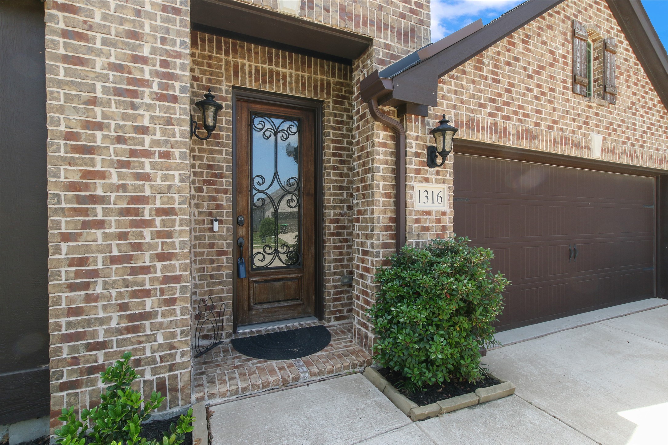 1316 Stoneleigh Place Aubrey TX 76227
