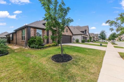 1316 Stoneleigh Place Aubrey TX 76227