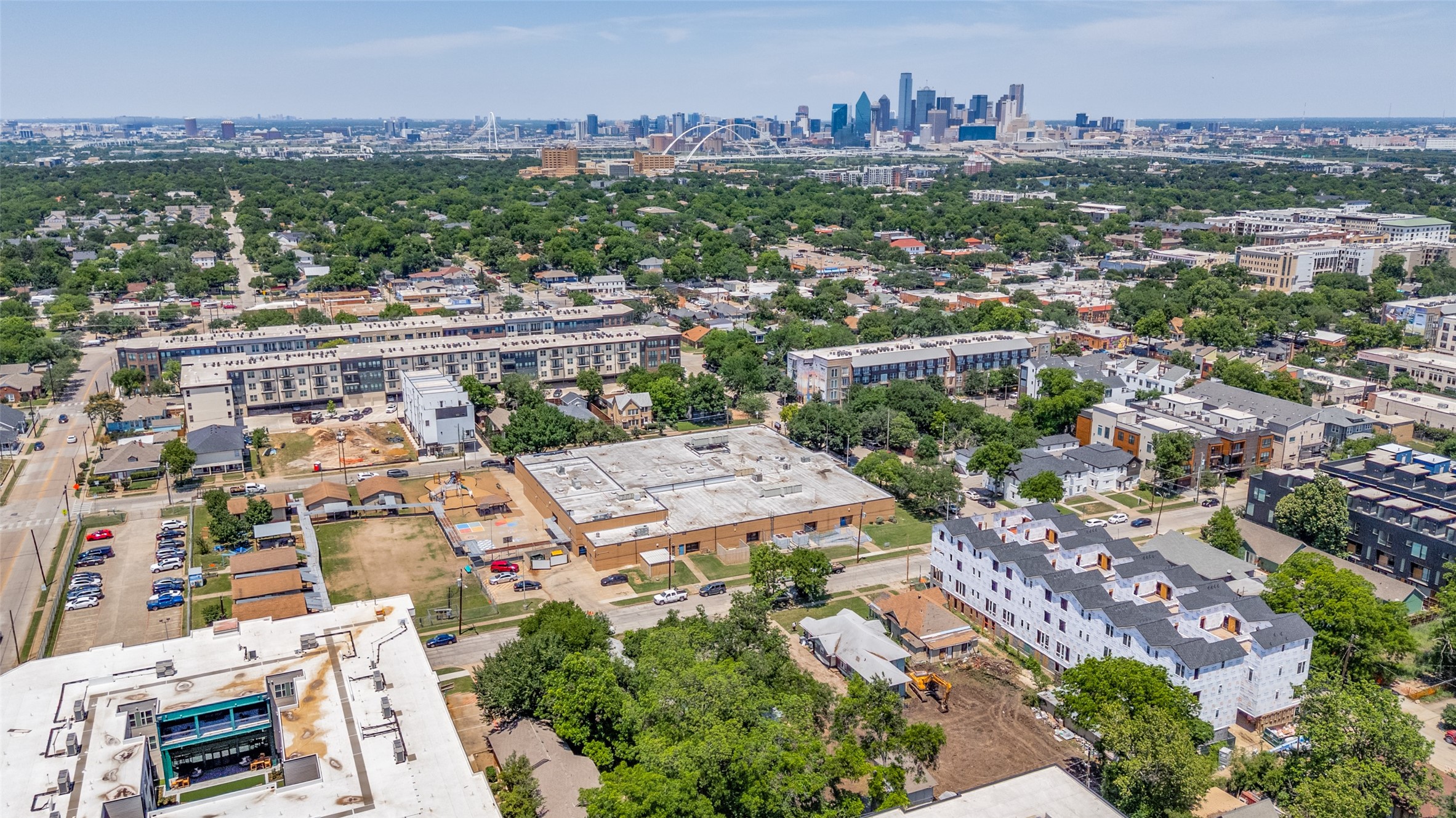 520 W 9th Street Dallas TX 75208