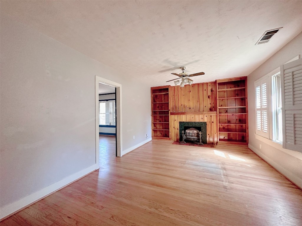2815 Ivandell Avenue Dallas TX 75211