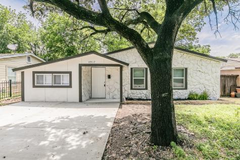 4917 Mccart Avenue Fort Worth TX 76115