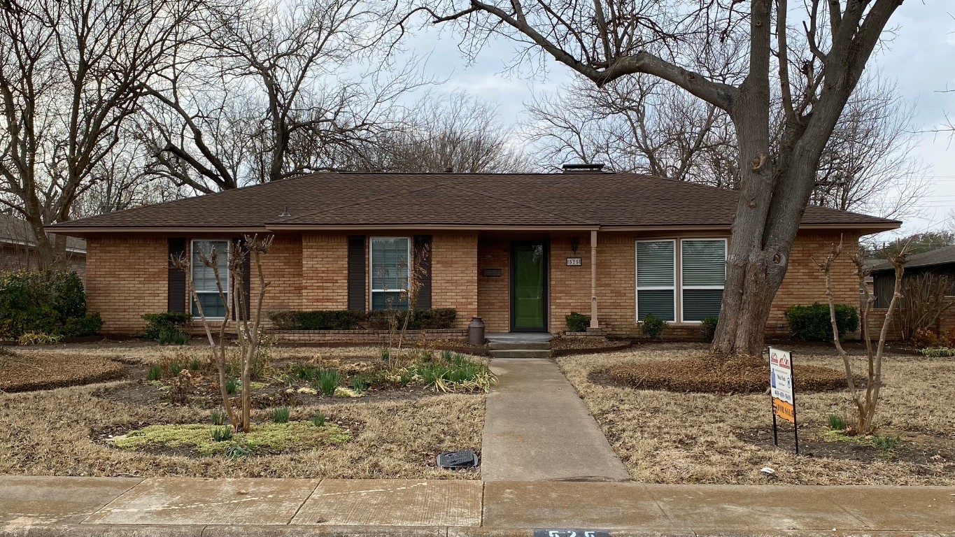 525 Rockcreek Drive Desoto TX 75115