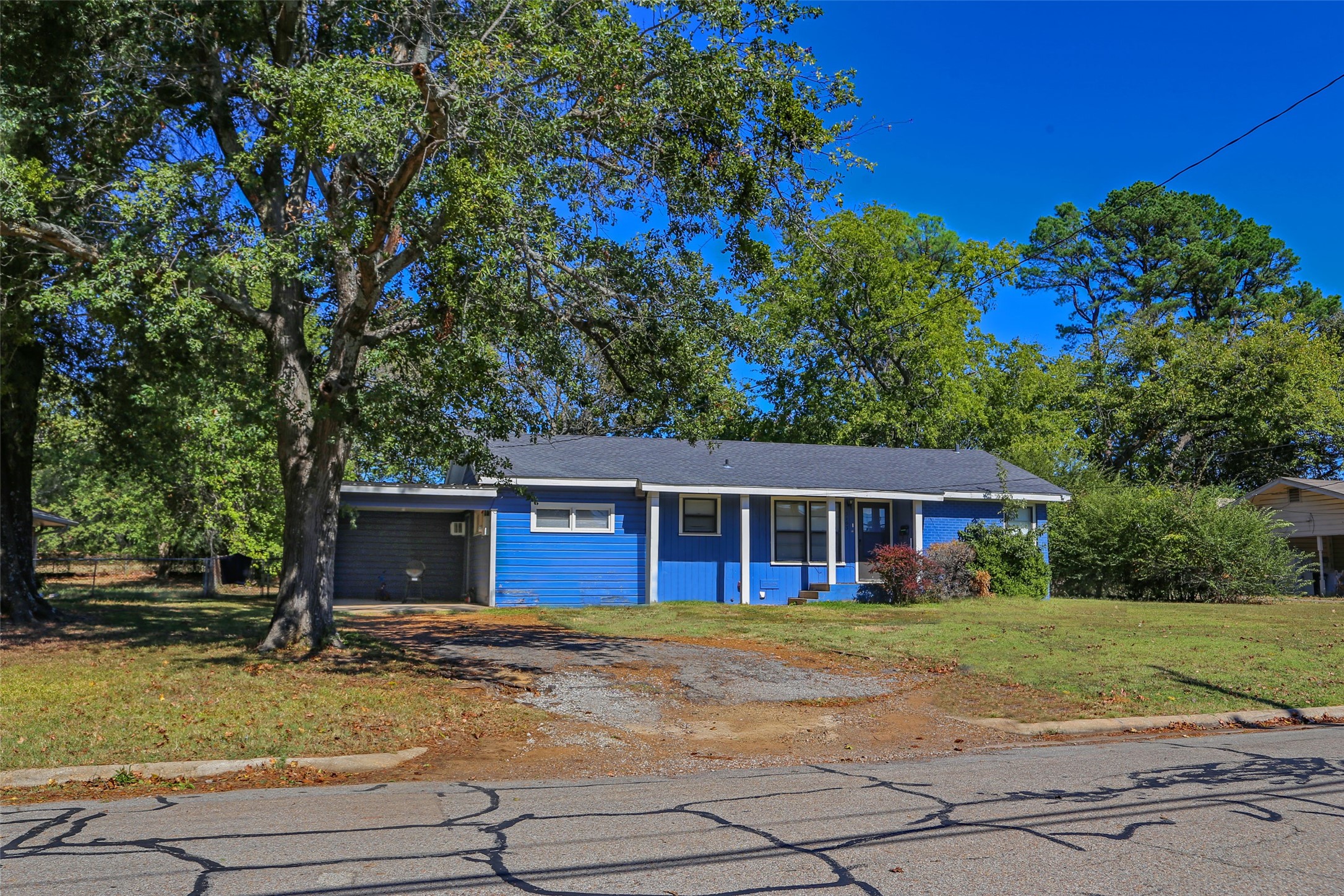 3103 E Houston Street Paris TX 75460