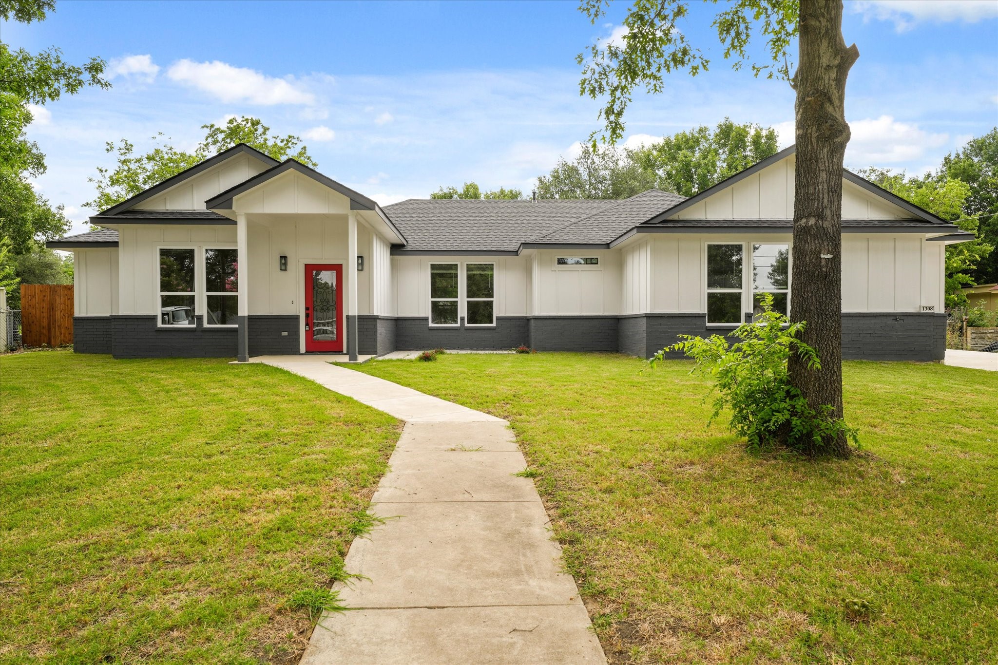 1308 Hillcrest Boulevard Gainesville TX 76240
