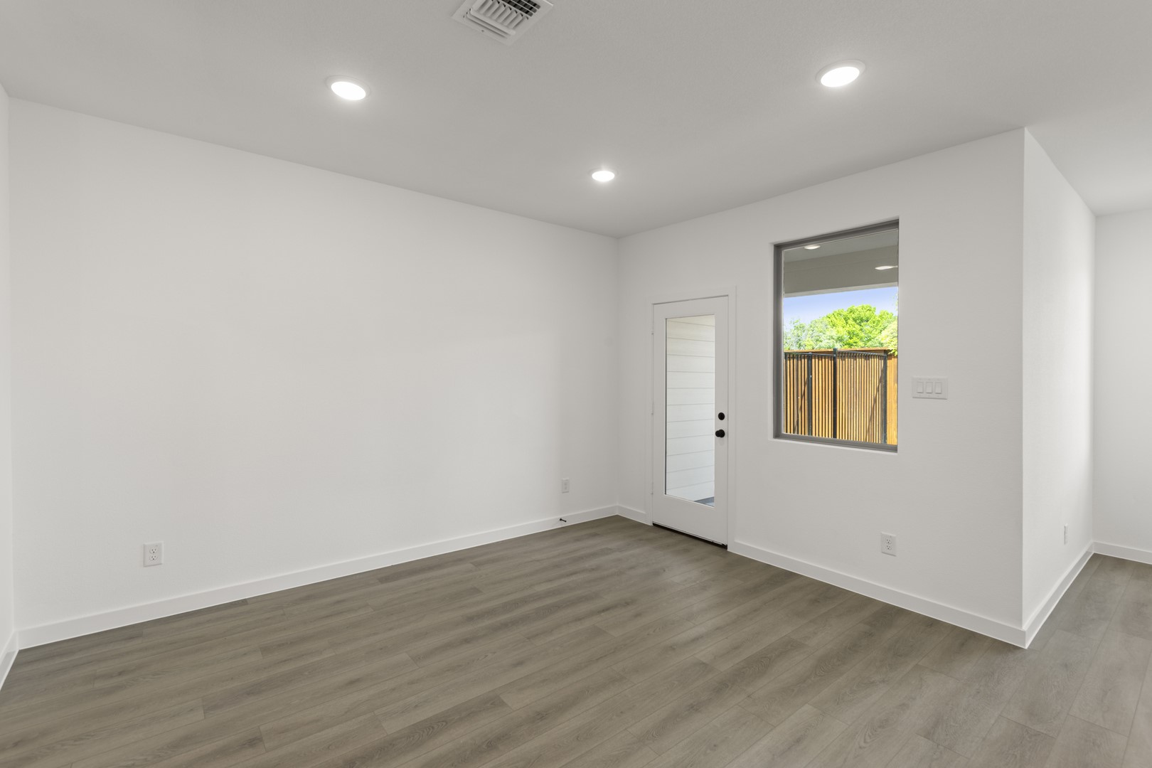 6915 Mission Tejas Drive Dallas TX 75228