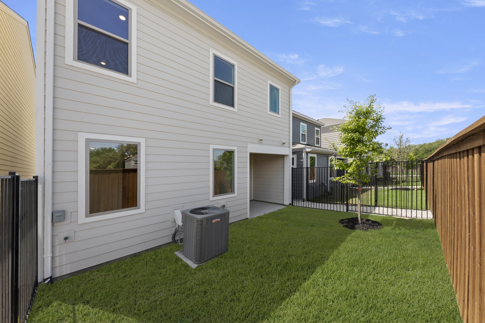 6915 Mission Tejas Drive Dallas TX 75228