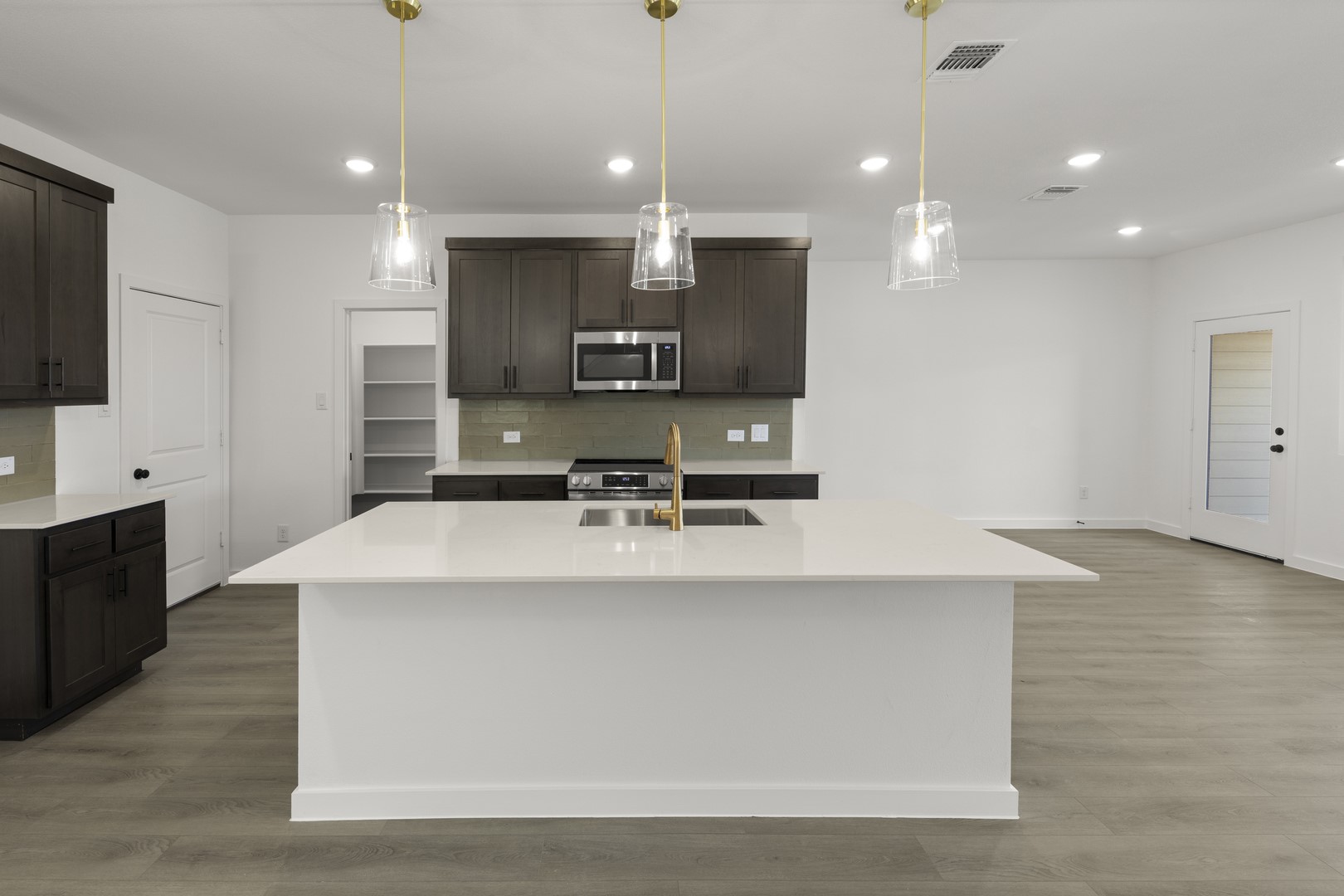 6915 Mission Tejas Drive Dallas TX 75228