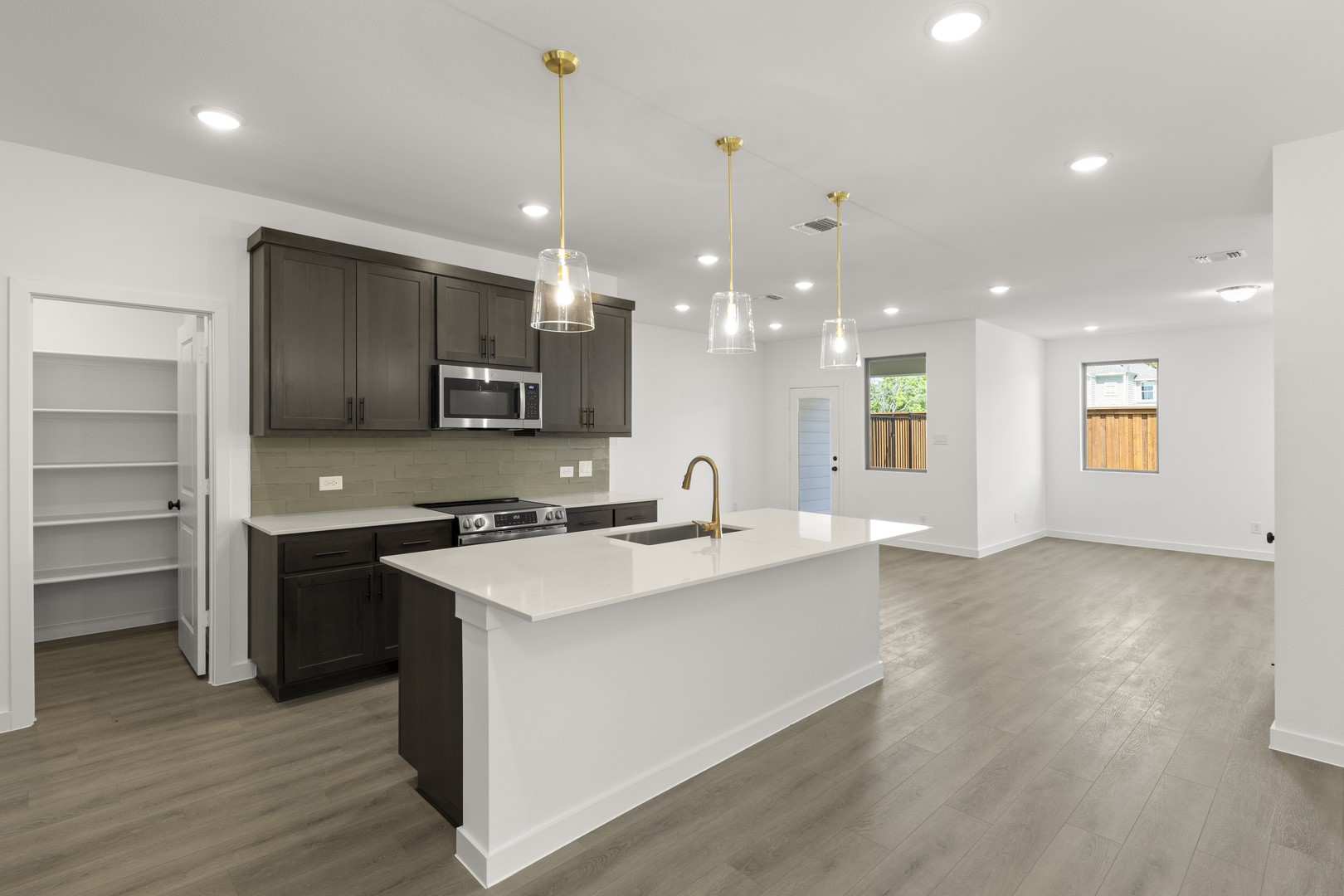 6915 Mission Tejas Drive Dallas TX 75228