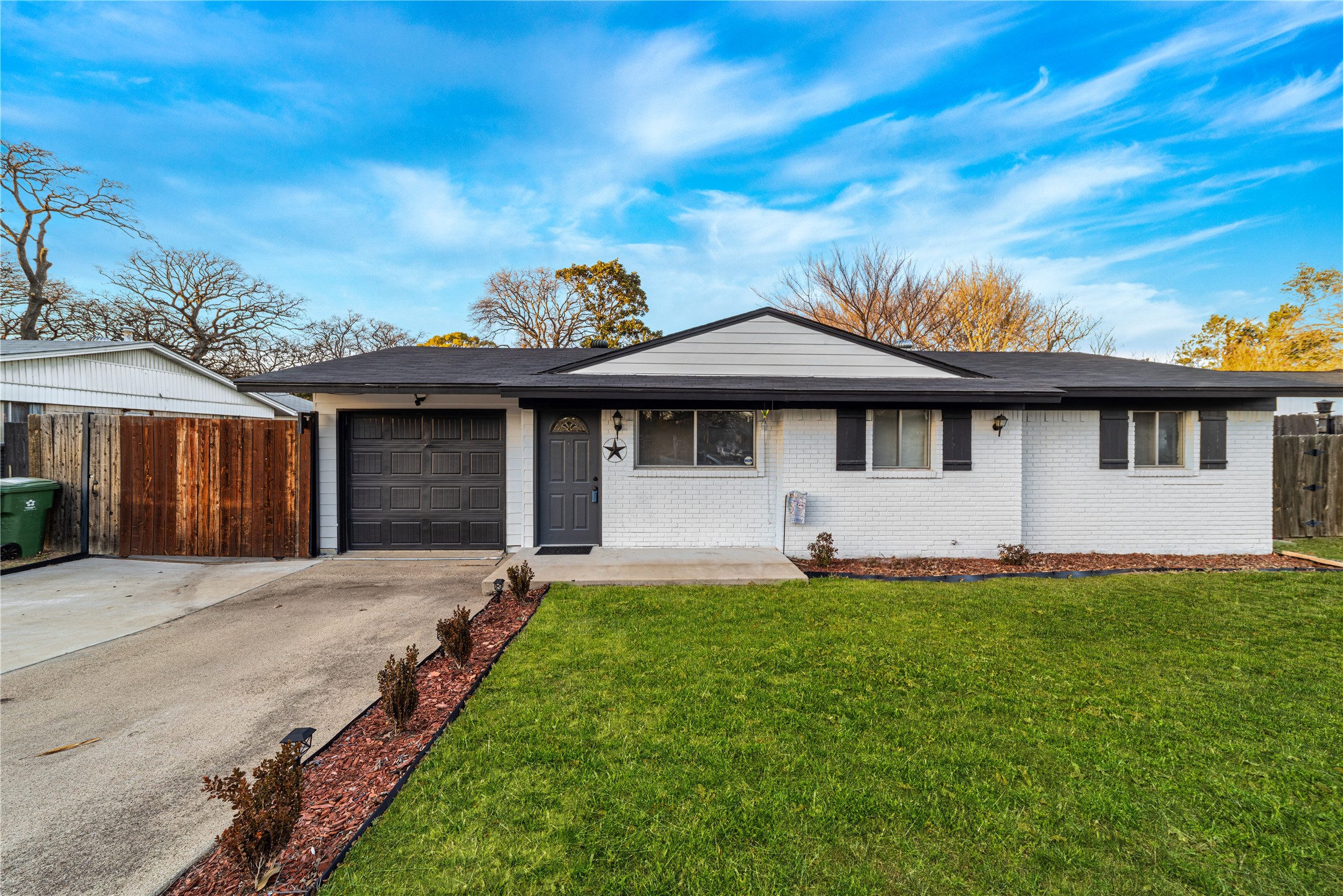 1805 W Sanford Street Arlington TX 76012