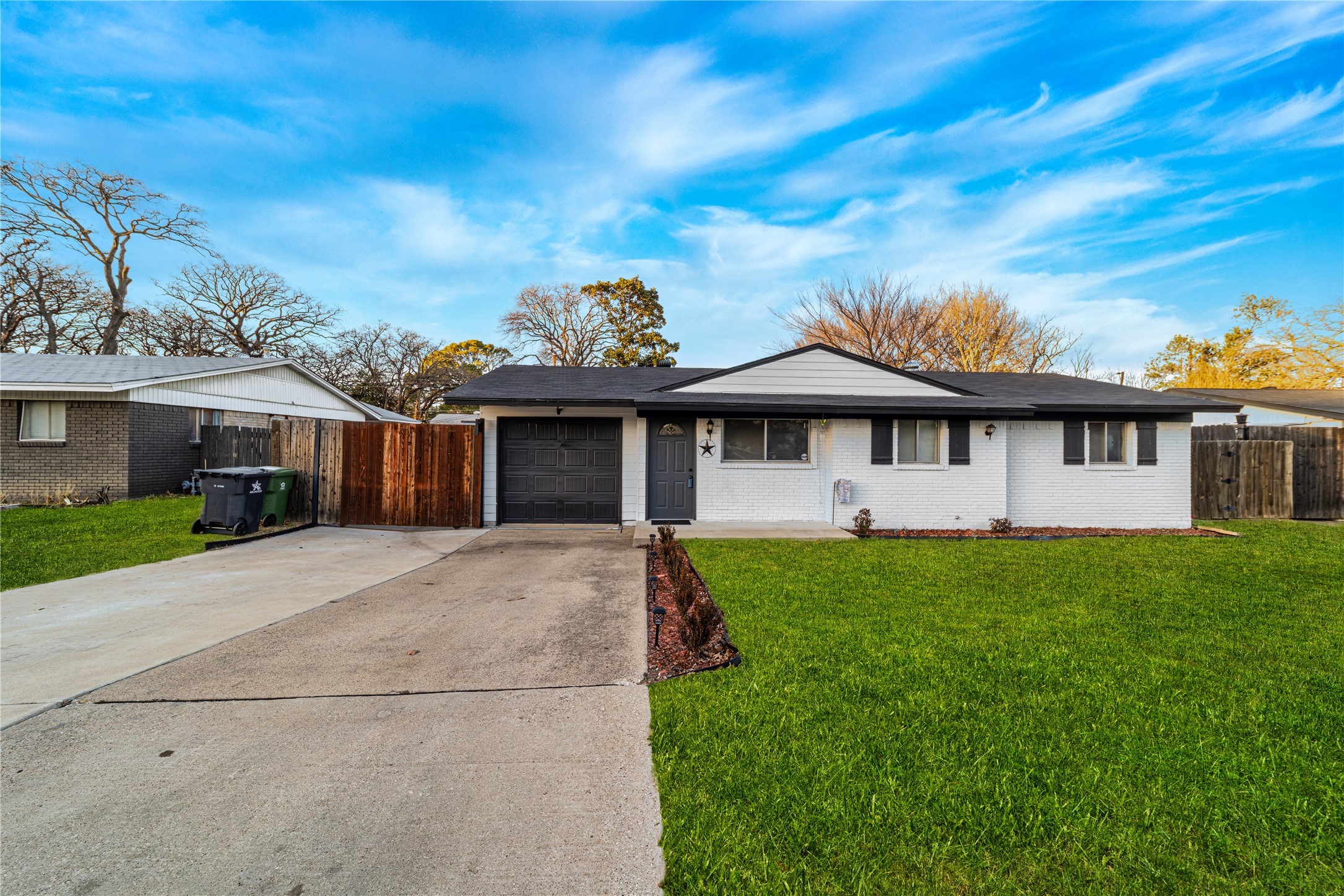 1805 W Sanford Street Arlington TX 76012