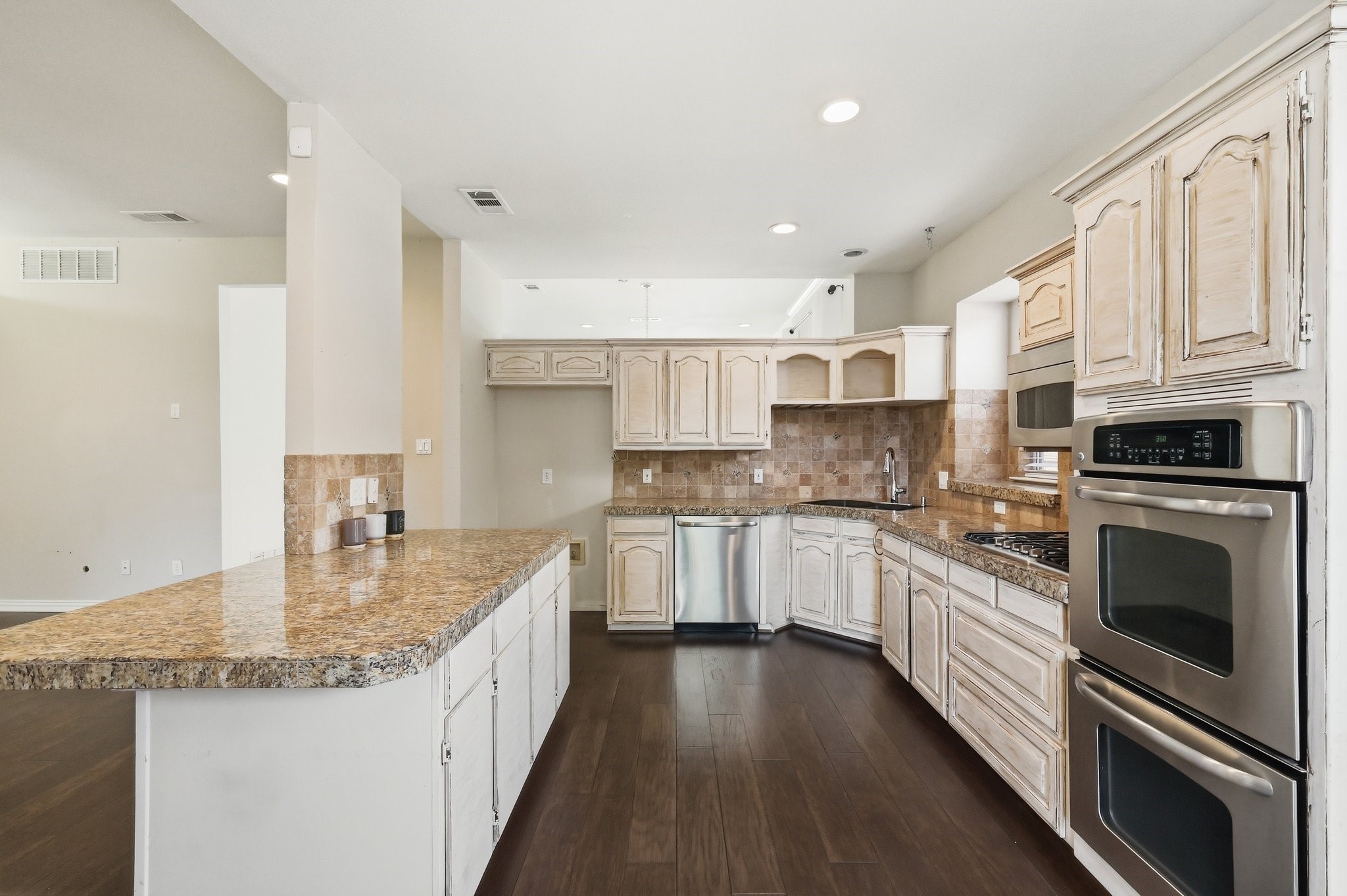 2112 Greenview Drive Carrollton TX 75010