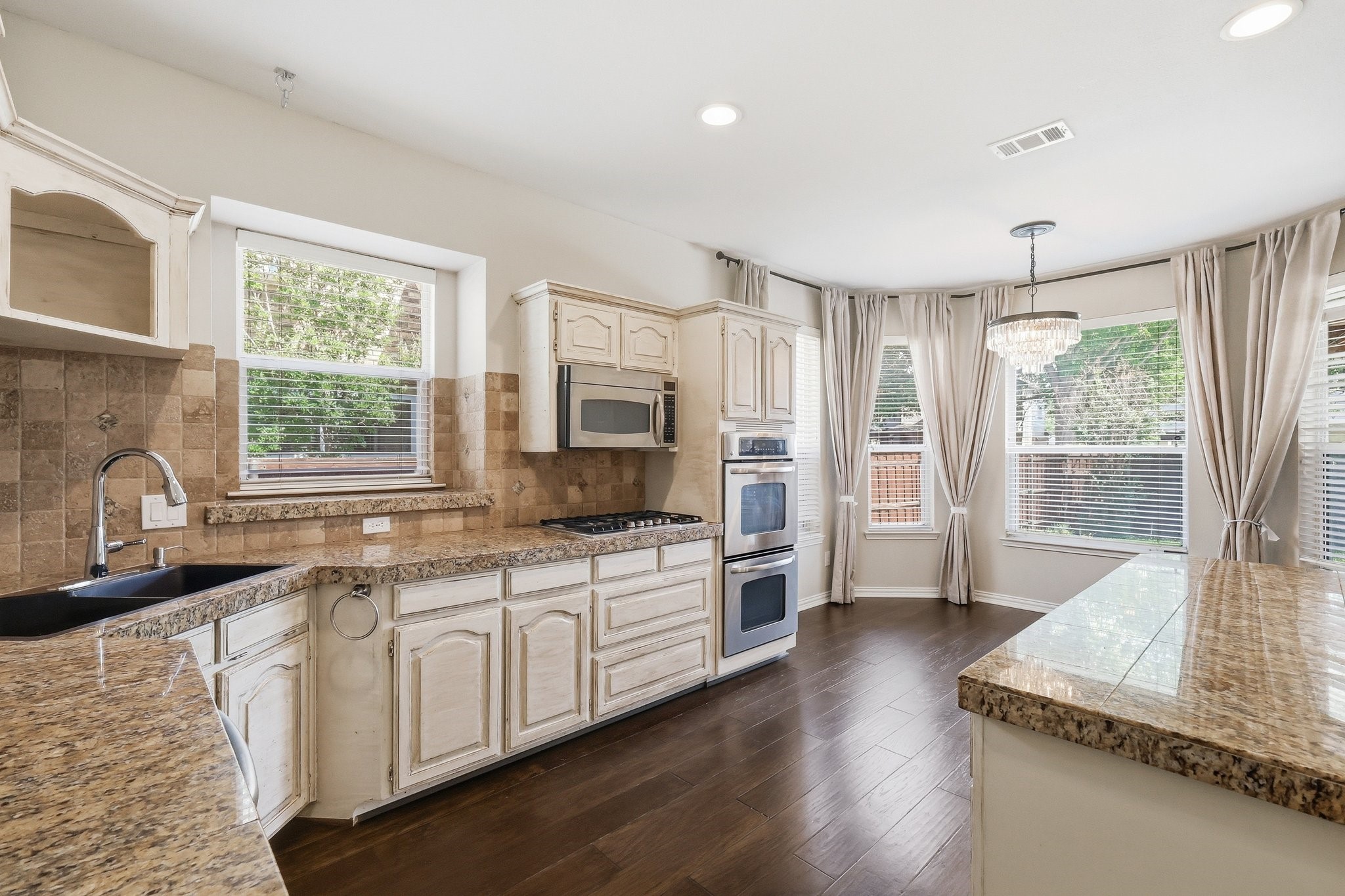 2112 Greenview Drive Carrollton TX 75010