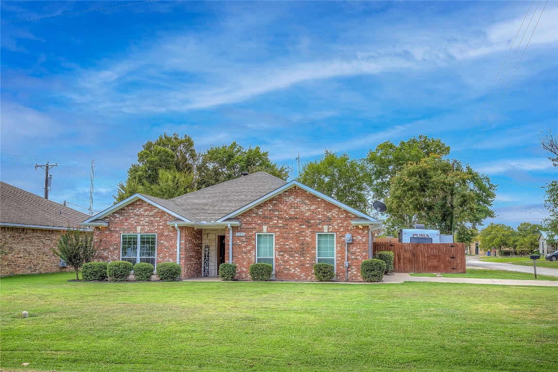 229 W High Street Wills Point TX 75169