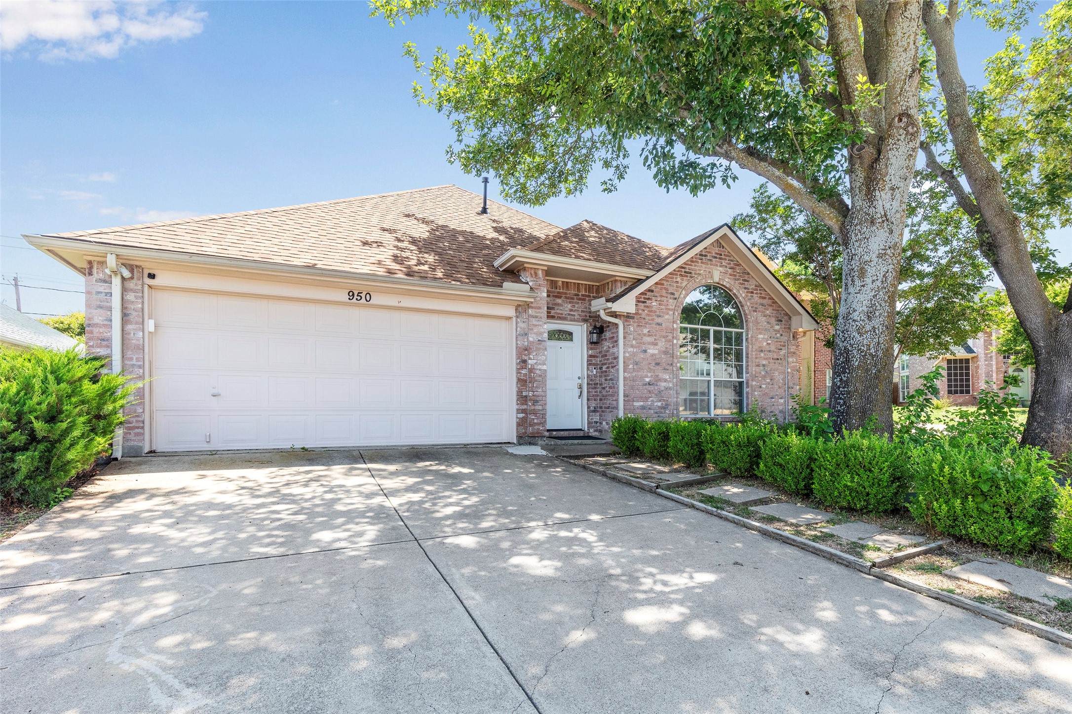 950 Blossomwood Court Arlington TX 76017