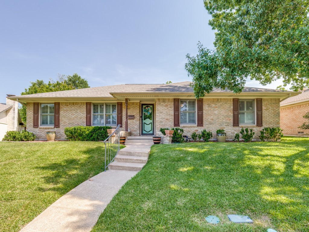 7637 El Pensador Drive Dallas TX 75248