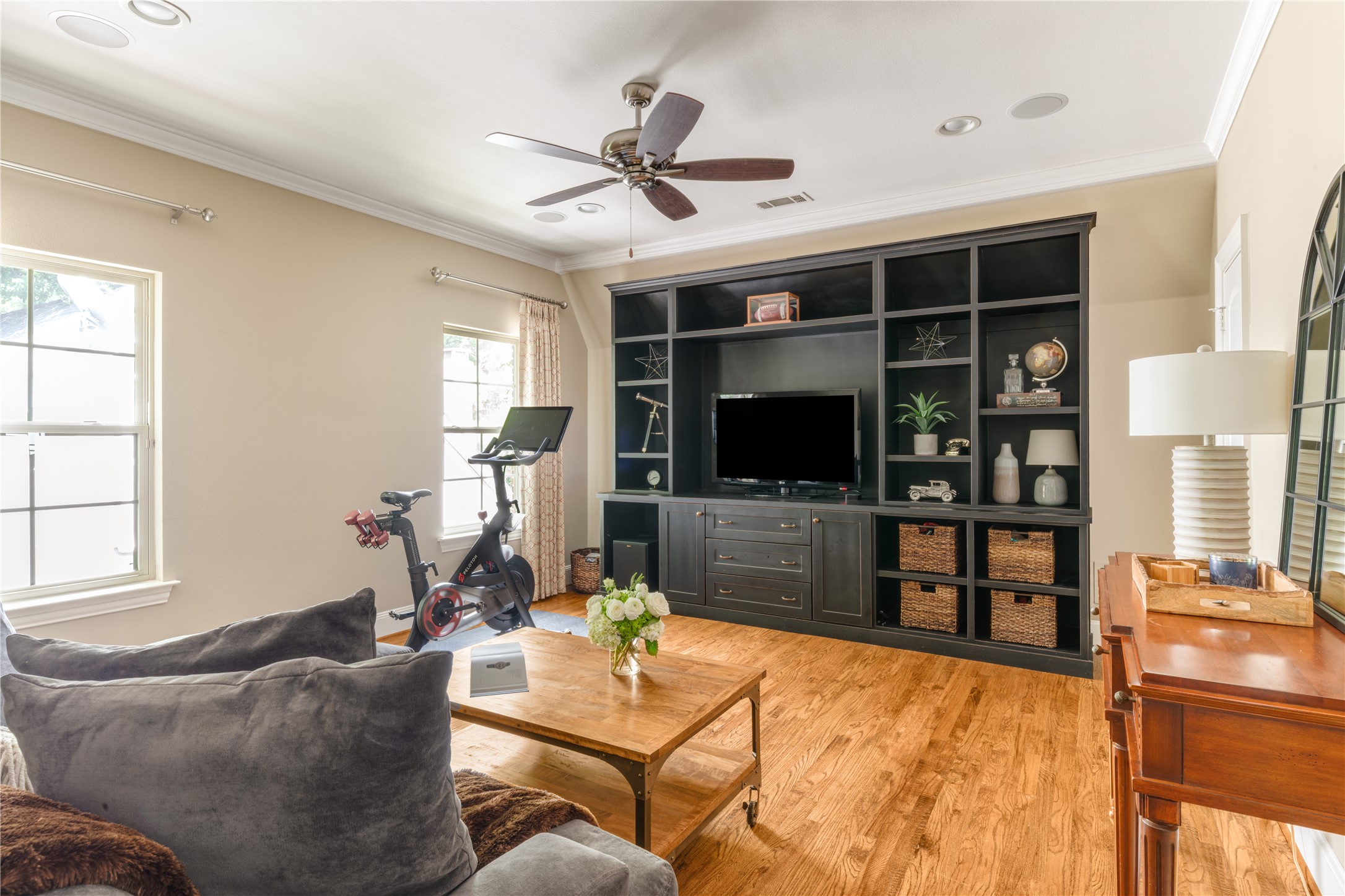 5301 Monticello Avenue Dallas TX 75206