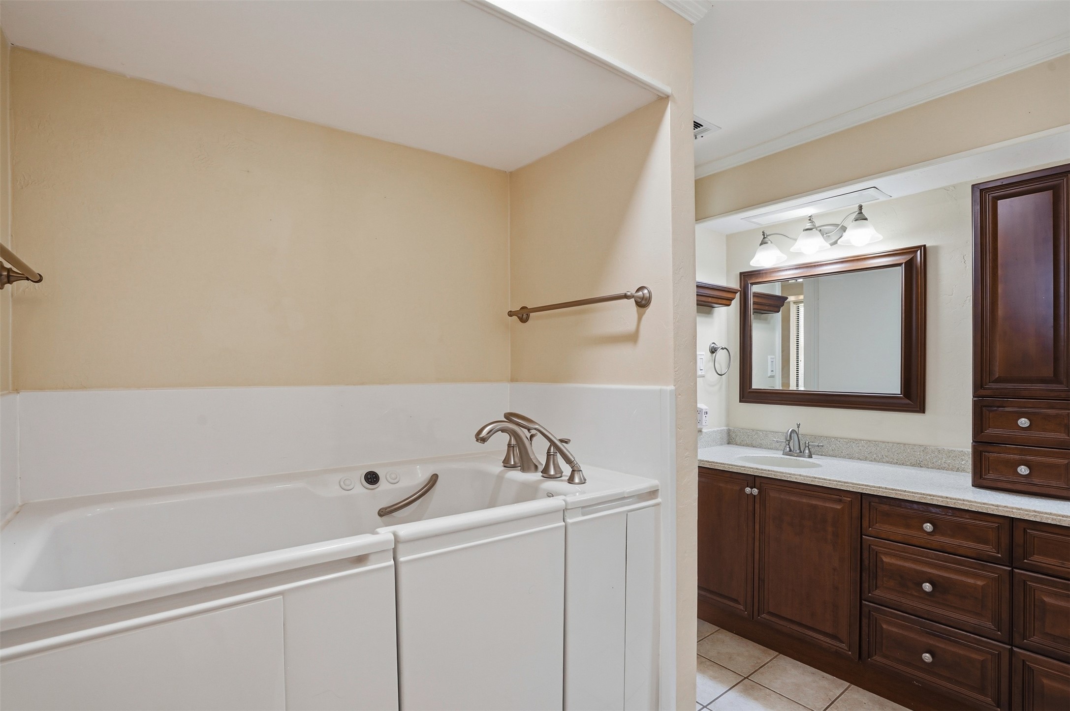 834 Meadowglen Circle Coppell TX 75019