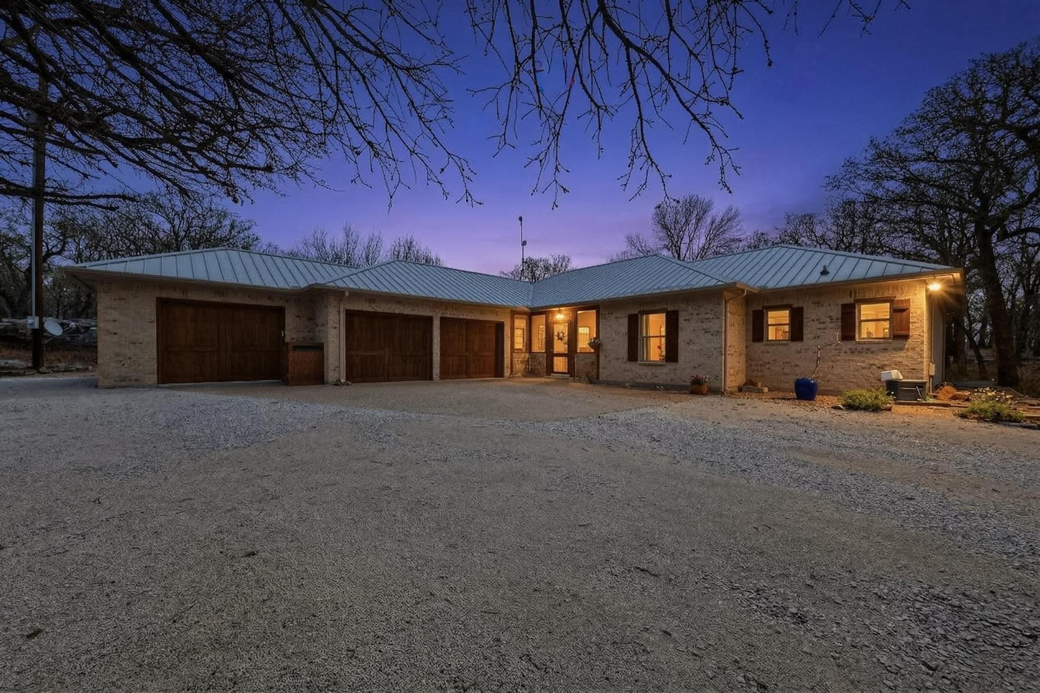 185 Silver Lakes Drive Sunset TX 76270