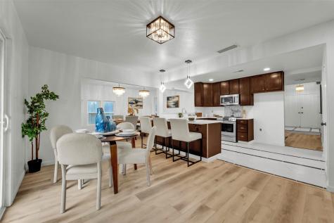2114 Via Vista Carrollton TX 75006