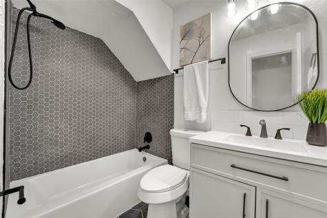 2114 Via Vista Carrollton TX 75006