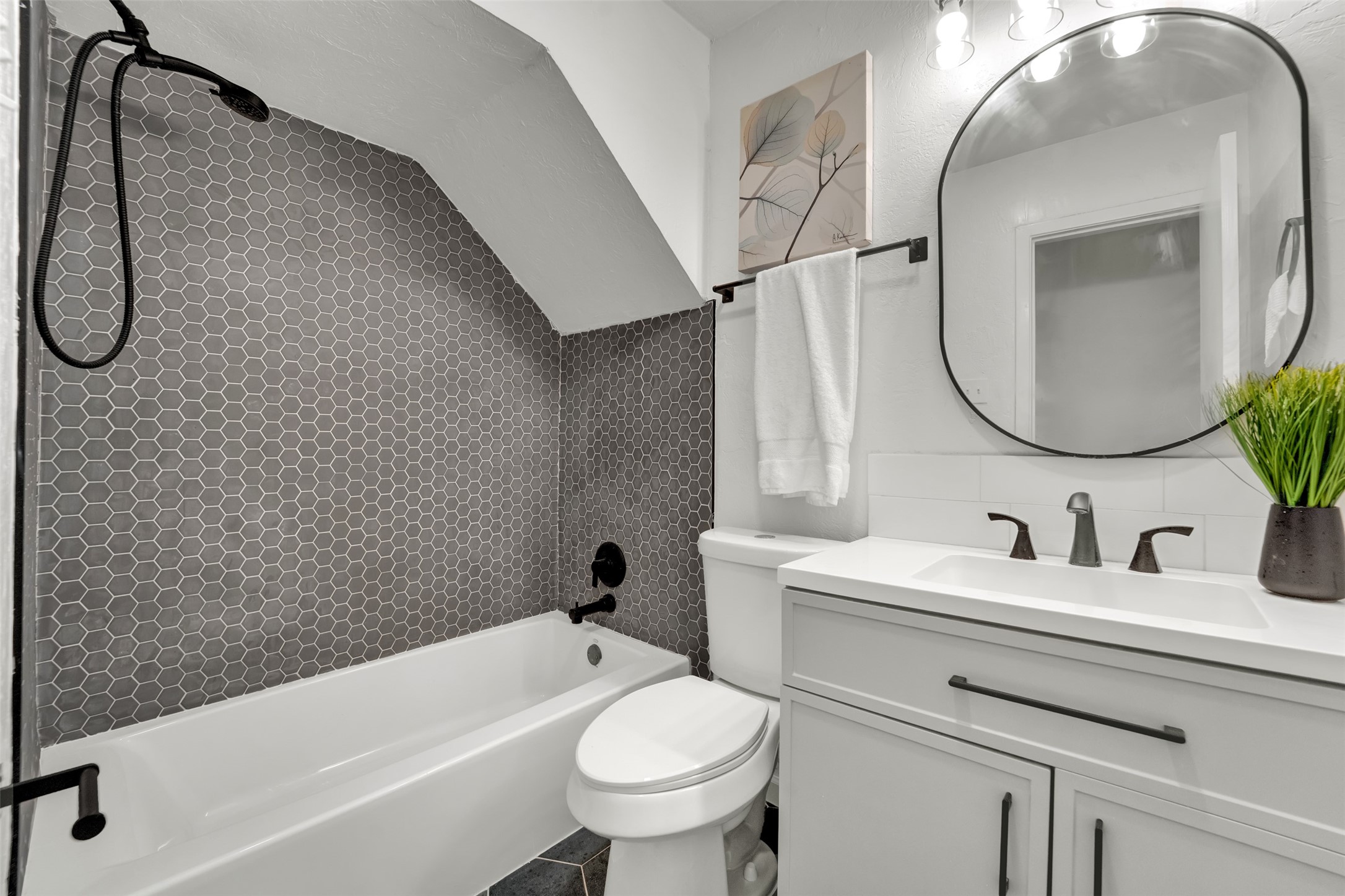 2114 Via Vista Carrollton TX 75006
