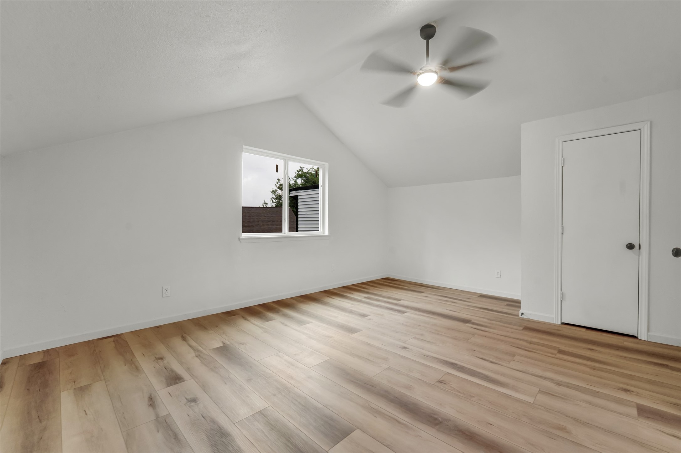 2114 Via Vista Carrollton TX 75006