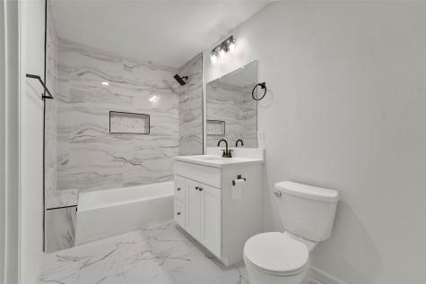 2114 Via Vista Carrollton TX 75006