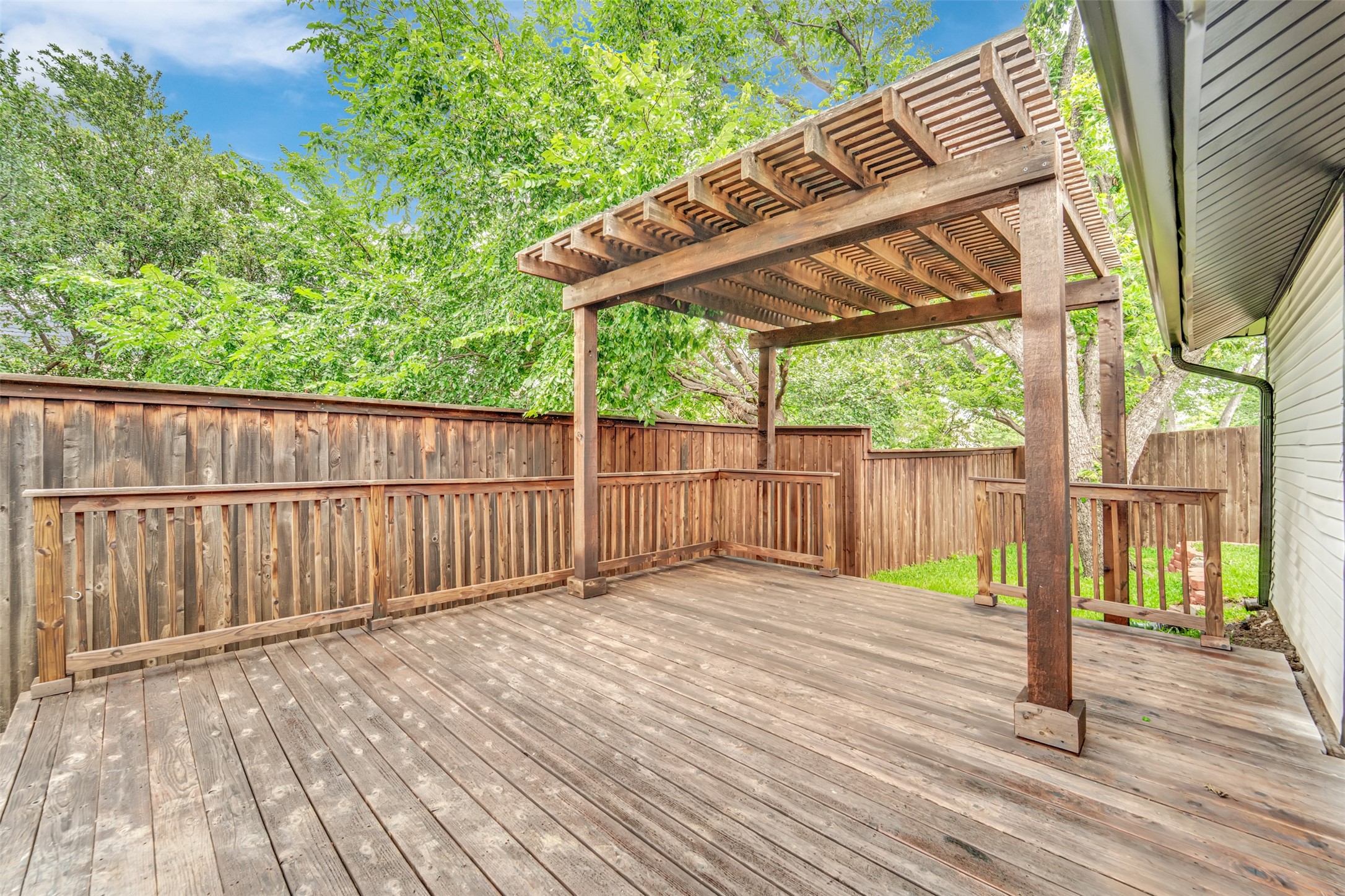 2114 Via Vista Carrollton TX 75006