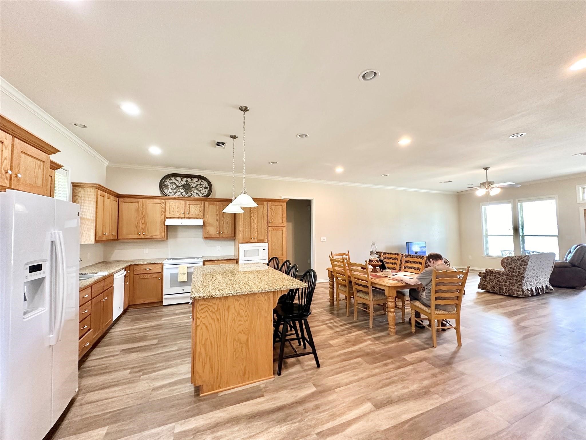 318 E 4th Street Lindsay TX 76250