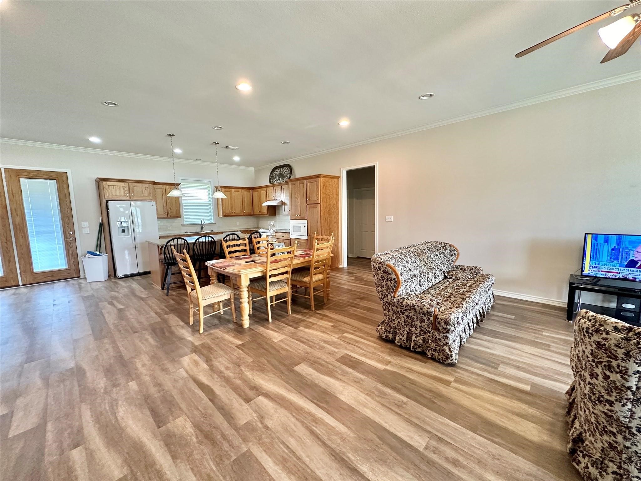 318 E 4th Street Lindsay TX 76250