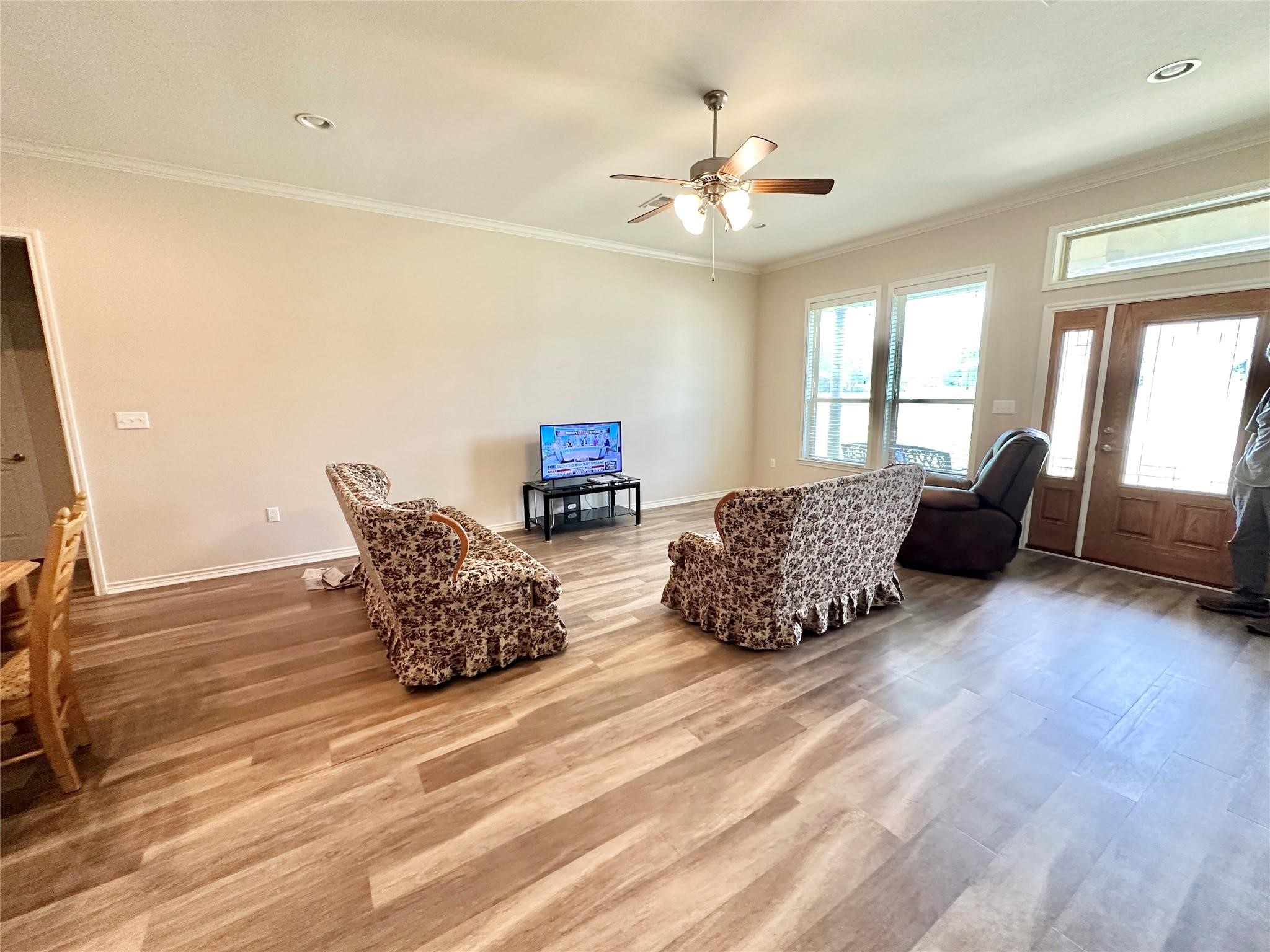 318 E 4th Street Lindsay TX 76250