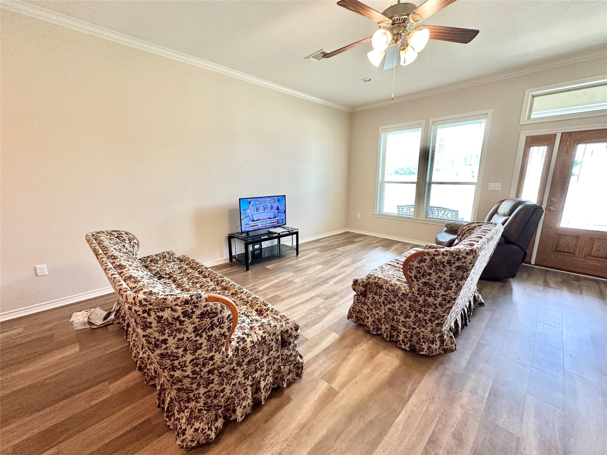 318 E 4th Street Lindsay TX 76250