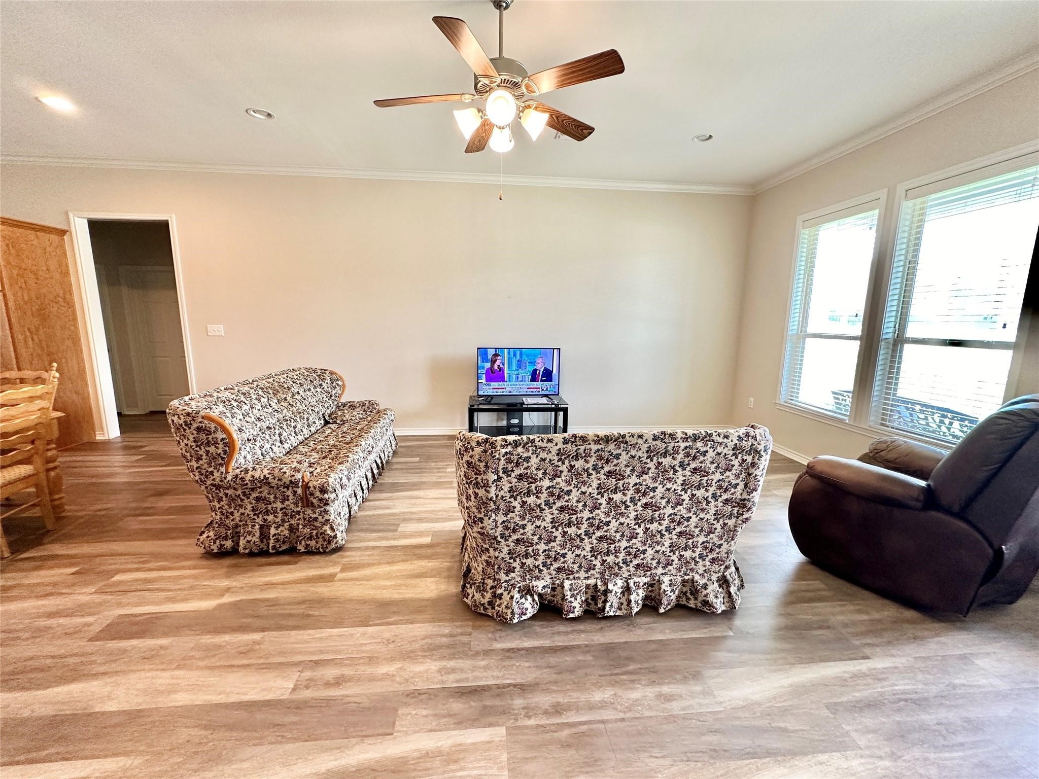 318 E 4th Street Lindsay TX 76250