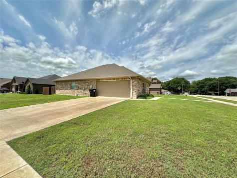318 E 4th Street Lindsay TX 76250