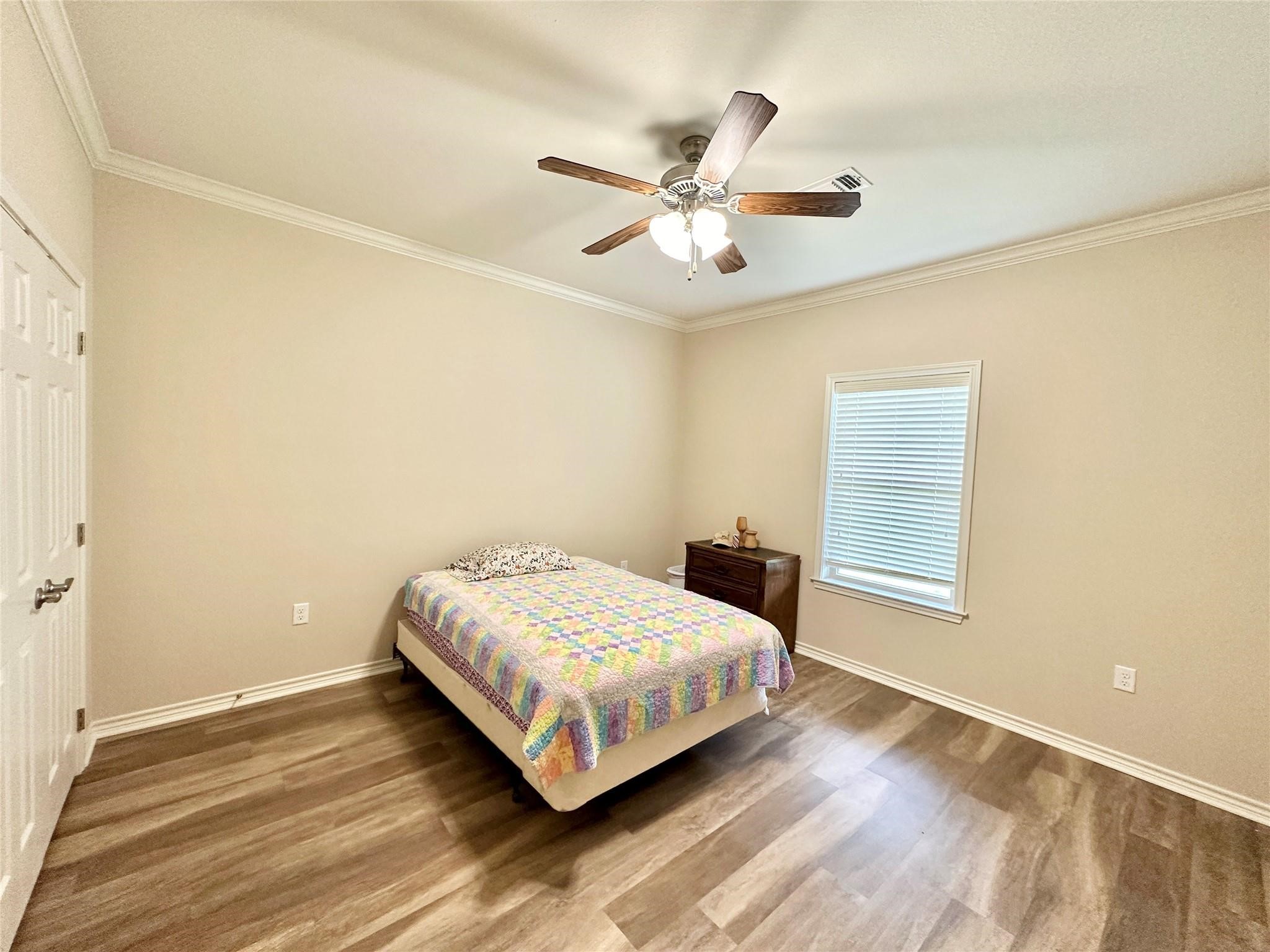 318 E 4th Street Lindsay TX 76250