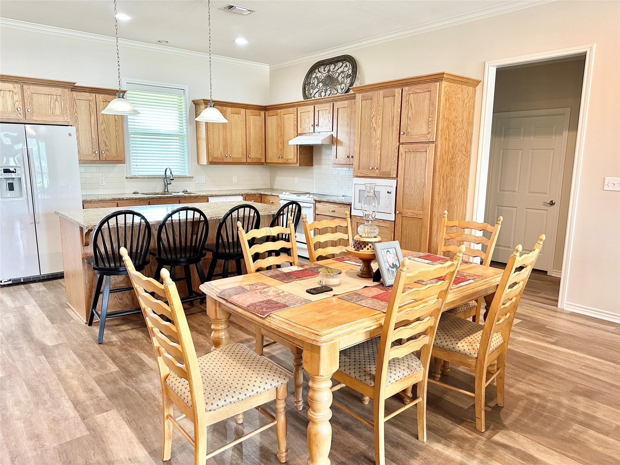 318 E 4th Street Lindsay TX 76250