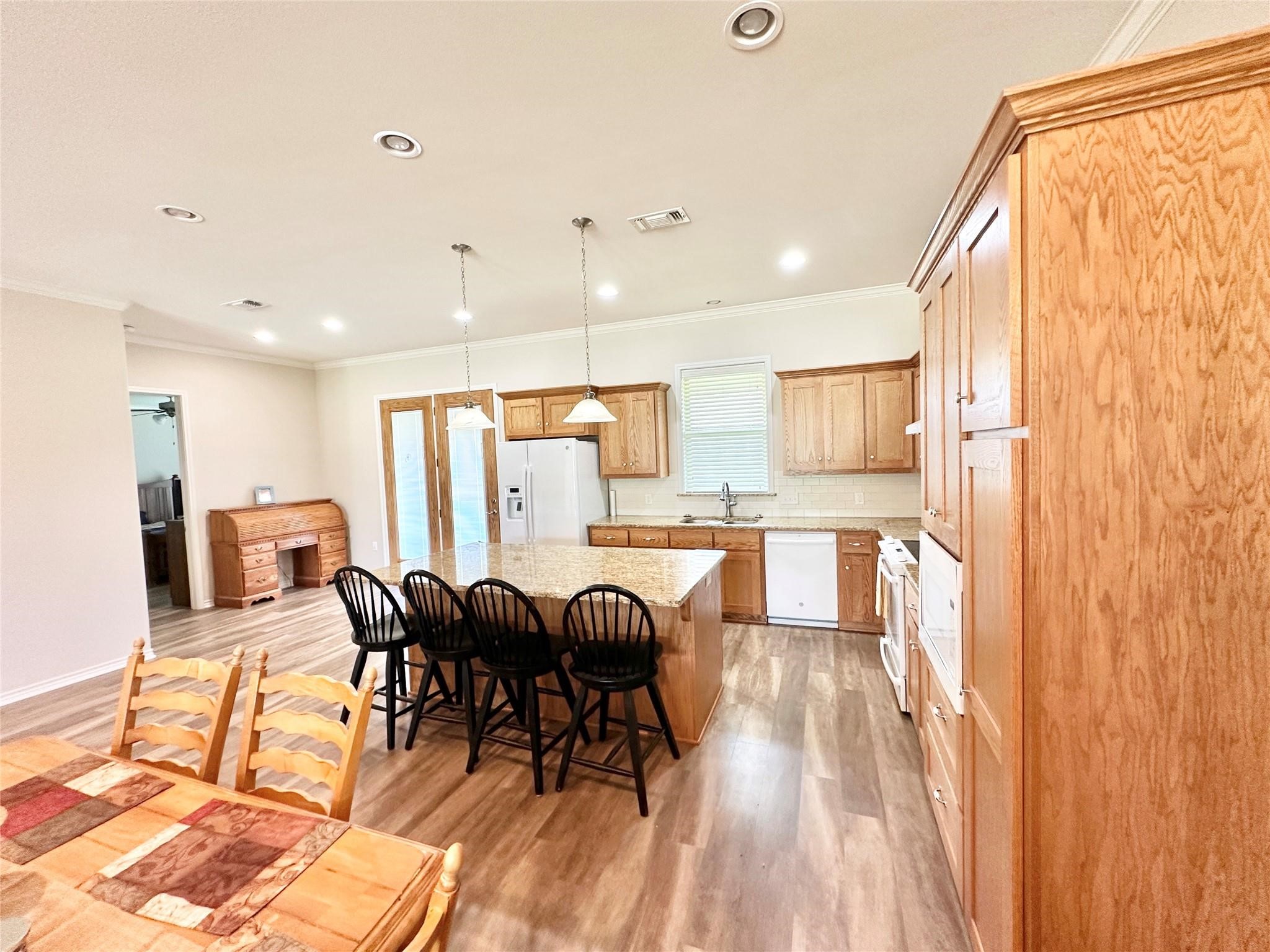 318 E 4th Street Lindsay TX 76250